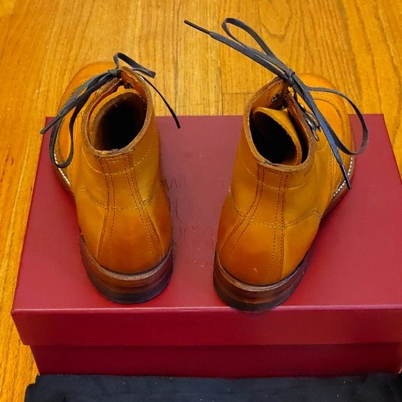 Size 5 Women's Wolverine 1000 Mile Addison Boot in tan - Picture 4 of 5